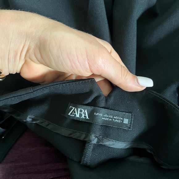 Black high waisted straight leg Zara dress pants in size XS - Picture 2 of 3